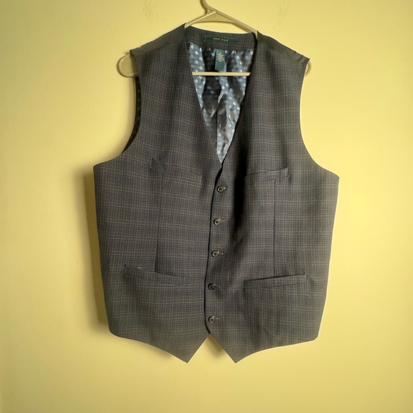 Perry Ellis size XL navy vest with lots of character and elegant style - Picture 1 of 7
